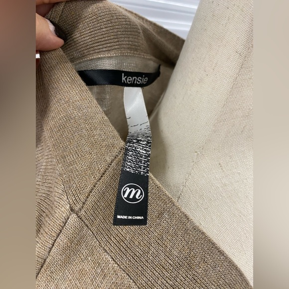 Tan Owl Long Sleeve Cardigan with big decorative Buttons by Kensie - Medium - Picture 9 of 9